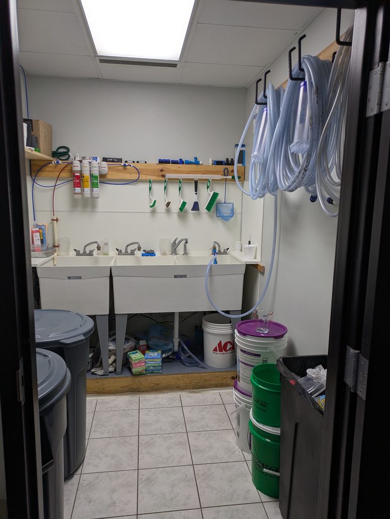 utility room with sink